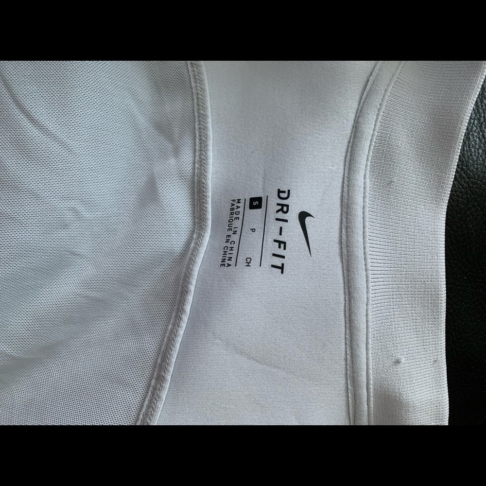 NWOT Light weight Nike running jacket - Picture 6 of 6
